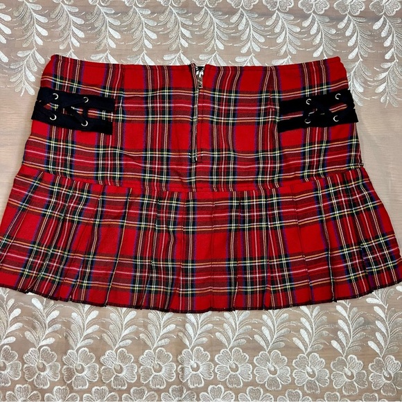 Tripp NYC Y2K Grunge, Emo Plaid Red Skirt w/ Black Lace-Up Detail -Size L -SK06 - Picture 5 of 8